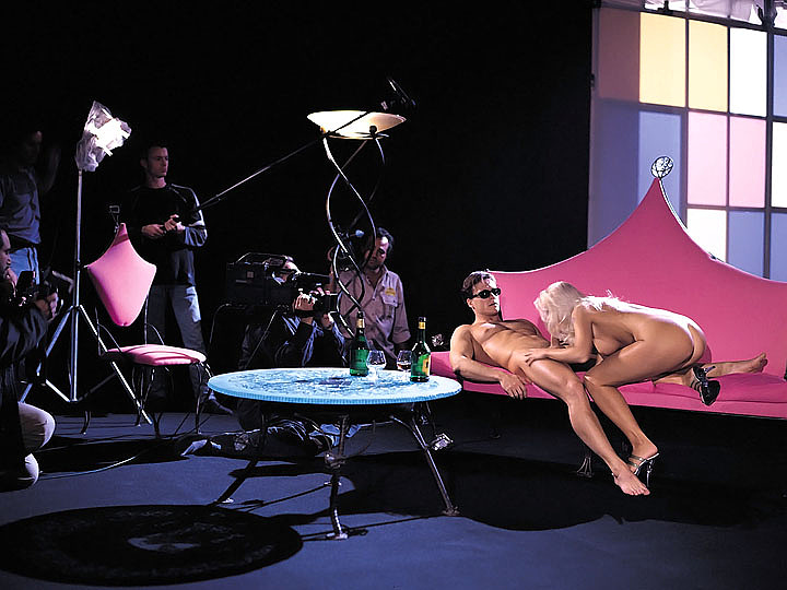 Call Girl & Fashion, Report